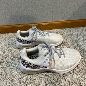 Nike airmax, size 9 women’s